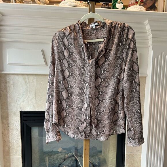 STELLA & DOT Women’s Brown Snake Print LADY BOSS Bow Front Long Sleeve Blouse M - Picture 2 of 7